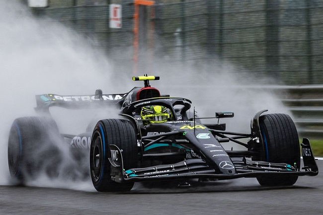 Treino México: Verstappen 1º, Albon irrita Pérez